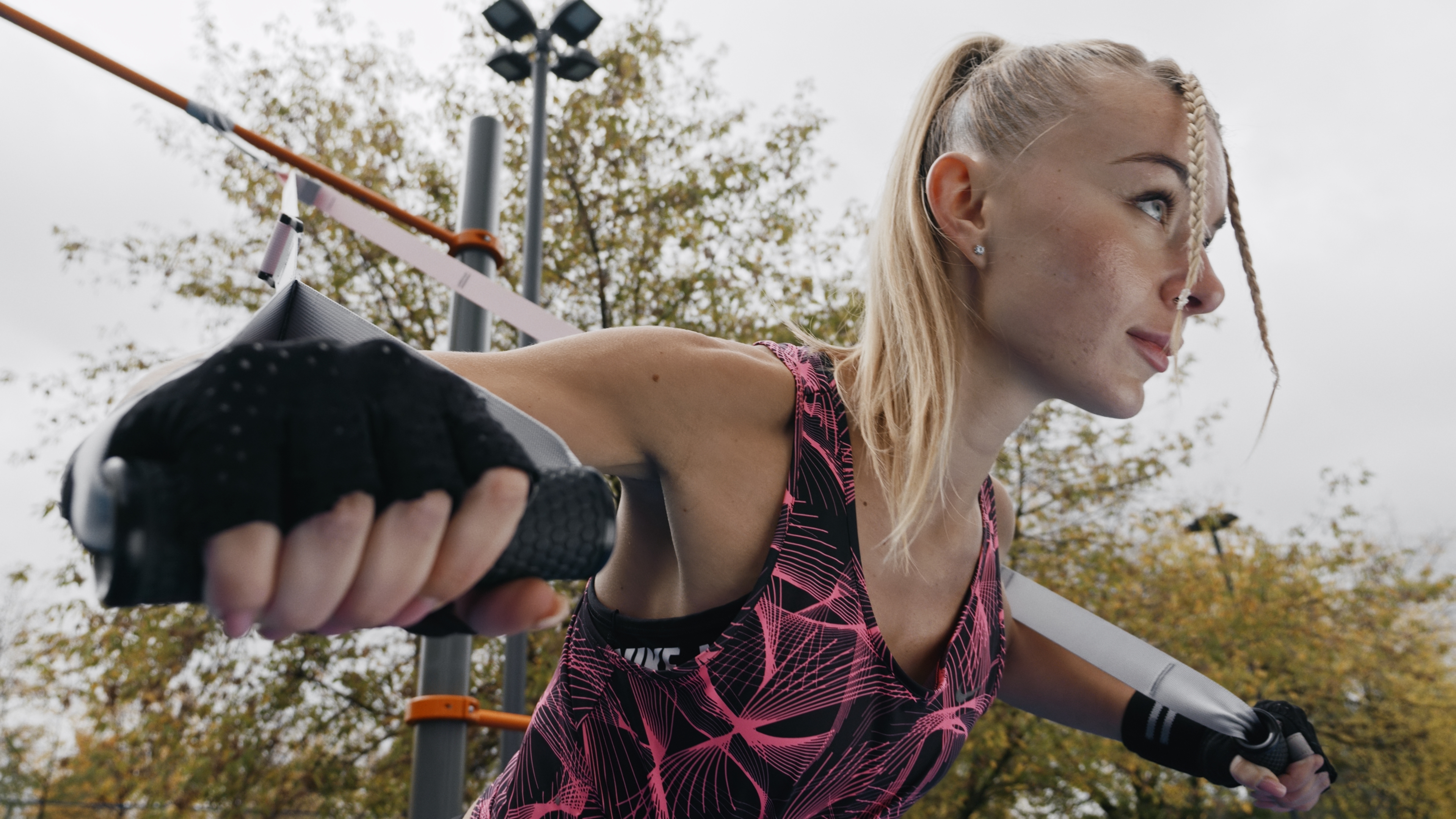 можно накачать грудные мышцы девушке