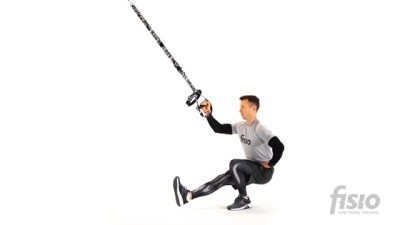 Упражнение на функциональных тренировочных петлях Пистолет - Выпад в сторону в балансе (одна рука)