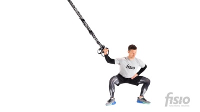 Упражнение на функциональных тренировочных петлях Приседания с внешним вращением