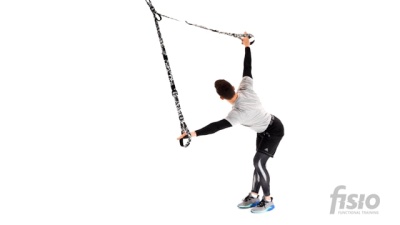 Упражнение на функциональных тренировочных петлях Гольф