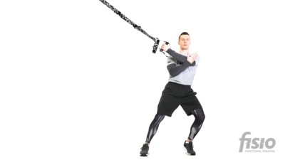 Упражнение на функциональных тренировочных петлях Растяжение задней дельтовидной