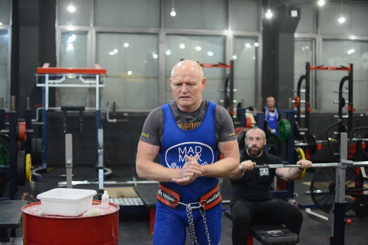 Силовые тренировки на тренировочных петлях от Максима Александрова